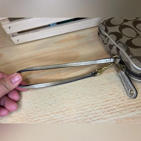 Coach Signature Brown Wristlet - Picture 10 of 12